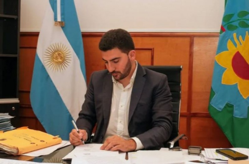 La Libertad Avanza le arrebata intendentes a Juntos por el Cambio